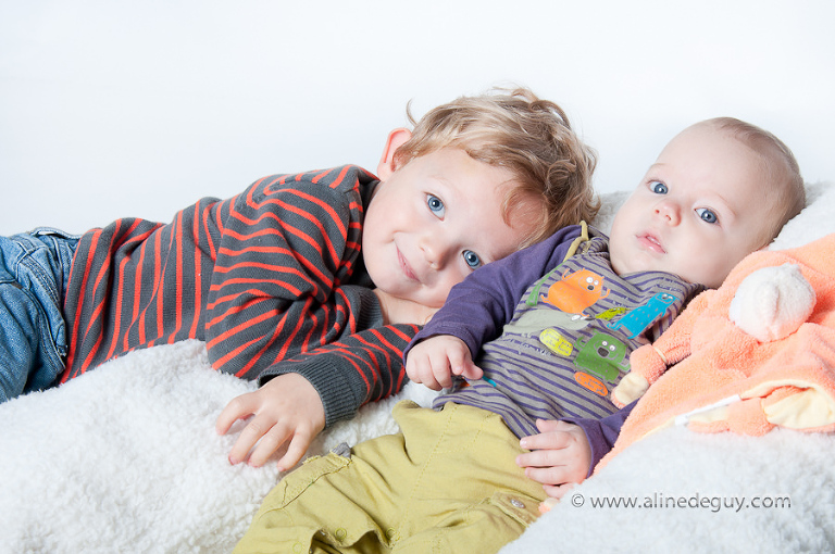 photographe studio, photographe paris, photographe bébé, séance photo studio famille, enfant, bébé, hauts de seine, paris, nanterre, puteaux, neuilly, boulogne, courbevoie, rueil, suresnes, aline deguy, photographe lifestyle, photographe mariage