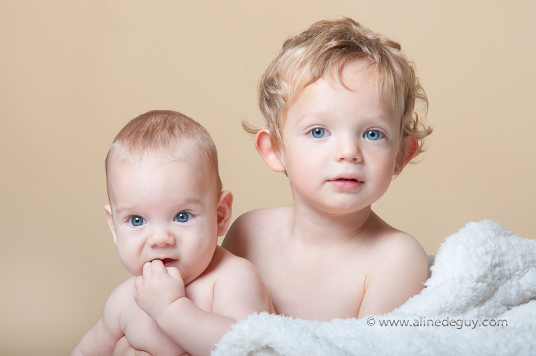 photographe studio, photographe paris, photographe bébé, séance photo studio famille, enfant, bébé, hauts de seine, paris, nanterre, puteaux, neuilly, boulogne, courbevoie, rueil, suresnes, aline deguy, photographe lifestyle, photographe mariage
