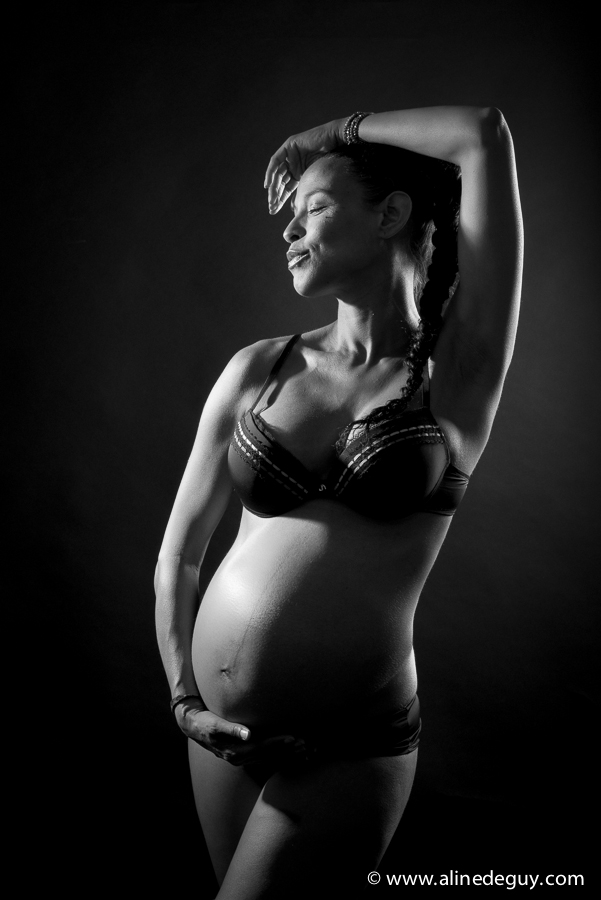 femme enceinte noire, femme enceinte métisse, belle femme enceinte, mannequin enceinte