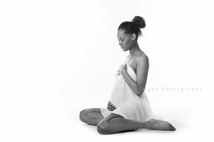 Photographe femme enceinte, grossesse, studio, aline deguy, Nanterre, Suresnes, Puteaux, La Garenne Colombes, Rueil, Neuilly, Courbevoie, Asnières