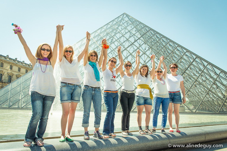 Aline Deguy, Aline Deguy photographe, EVJF Paris, photographe EVJF, photographe EVJF Paris, photographe mariage 92, photographe mariage paris, photos EVJF originales, photos Louvre, publication blog, séance photo entre copines, blog photographe, photographe enterrement vie de jeune fille