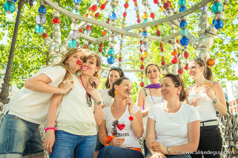 Aline Deguy, Aline Deguy photographe, EVJF Paris, photographe EVJF, photographe EVJF Paris, photographe mariage 92, photographe mariage paris, photos EVJF originales, photos Louvre, publication blog, séance photo entre copines, blog photographe, photographe enterrement vie de jeune fille