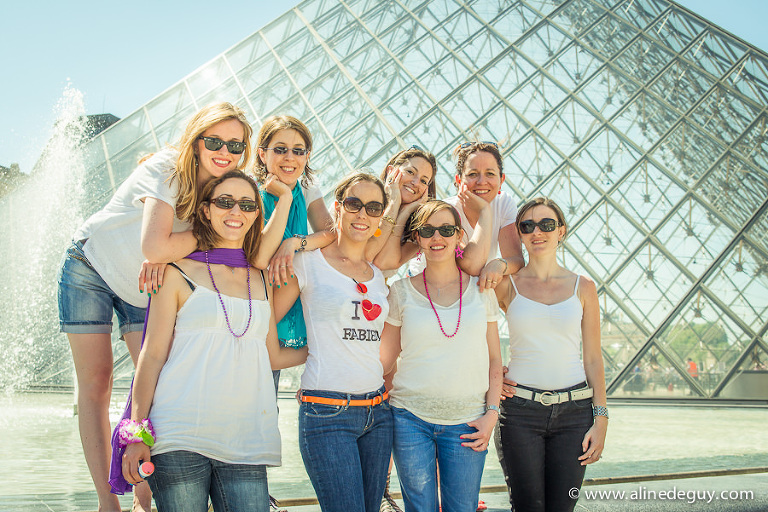 Aline Deguy, Aline Deguy photographe, EVJF Paris, photographe EVJF, photographe EVJF Paris, photographe mariage 92, photographe mariage paris, photos EVJF originales, photos Louvre, publication blog, séance photo entre copines, blog photographe, photographe enterrement vie de jeune fille