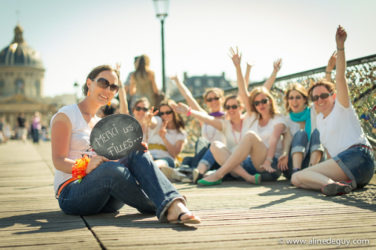 Aline Deguy, Aline Deguy photographe, EVJF Paris, photographe EVJF, photographe EVJF Paris, photographe mariage 92, photographe mariage paris, photos EVJF originales, photos Louvre, publication blog, séance photo entre copines, blog photographe, photographe enterrement vie de jeune fille