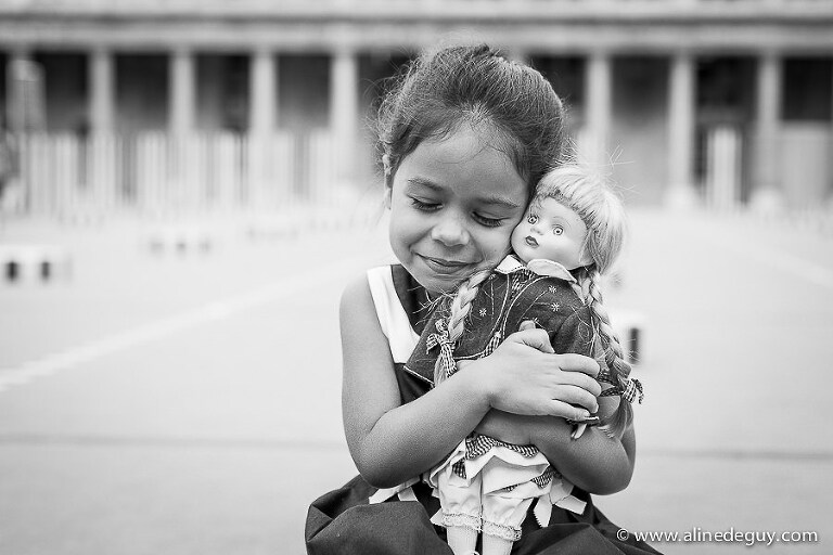 photographe enfant paris, portrait d'enfant extérieur, photographe famille, photographe aline deguy, casting kiabi, gagnante concours kiabi, Lina, enfant mannequin, book enfant, agence de mannequin pour enfant