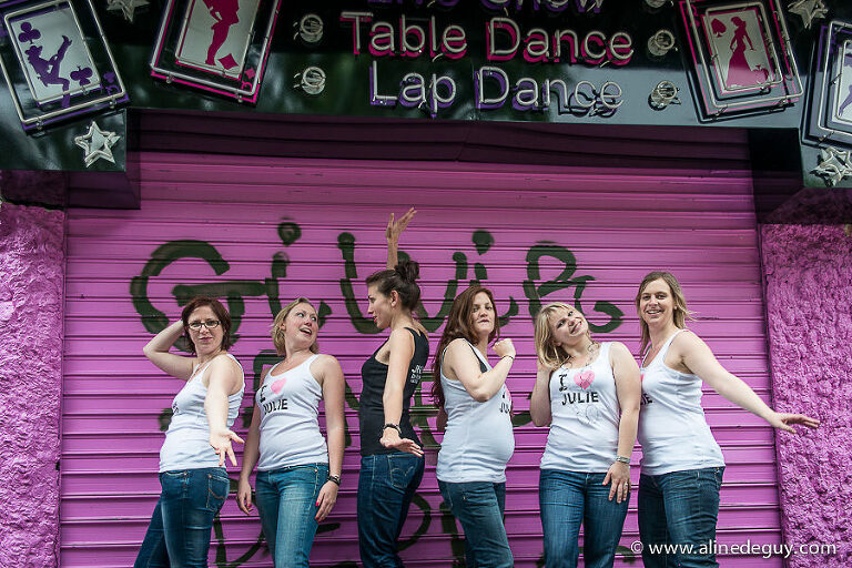 Aline Deguy, Aline Deguy photographe, blog photographe, enterrement de vie de jeune fille, EVJF Paris, photographe enterrement vie de jeune fille, photographe EVJF, photographe EVJF Paris, photographe mariage 92, photographe mariage paris, photos EVJF originales, photos montmartre, publication blog, séance photo entre copines