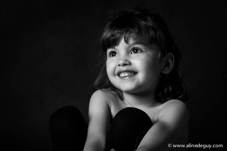 portrait fille, portrait enfant, famille, photographe spécialisé enfant, photographe studio, séance photo studio, photo enfant, blog photo bébé, blog photo enfant