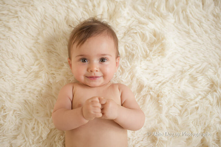 portrait bébé, bebe 8 mois, idée cadeau anniversaire bebe, bon cadeau photographe, grossesse, naissance, studio, aline deguy