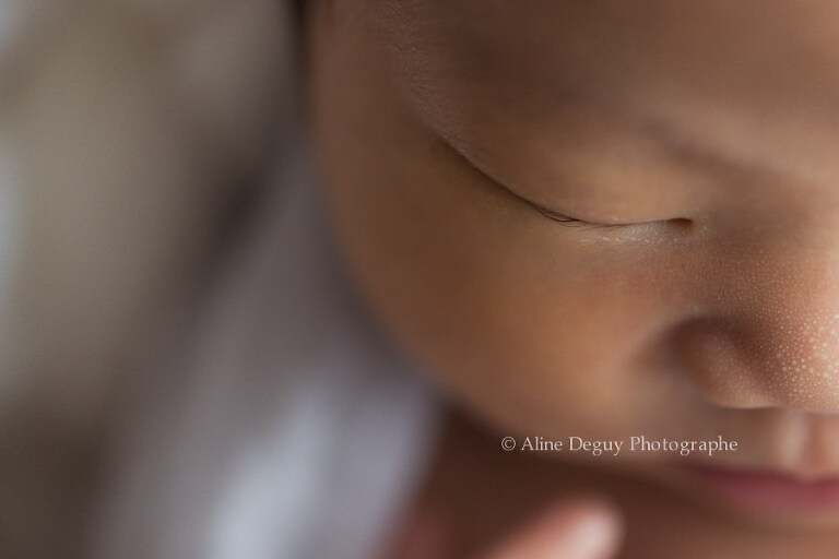 photographe bebe, nouveau-ne, studio, aline deguy