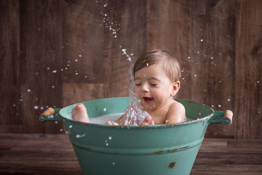 photographe, bébé, studio, photos originales, famille, aline deguy, Paris, Neuilly, Nanterre, Puteaux, Suresnes, Boulogne, Asnières, Courbevoie, Colombes