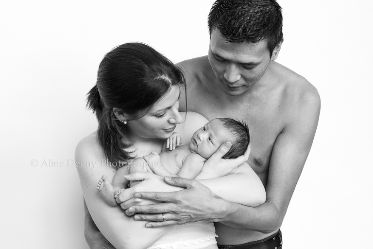 Photo naissance, famille, studio, nouveau-né, parents, séance photo, Paris, 92, Nanterre