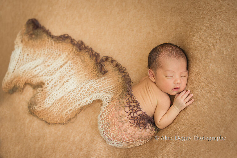 photographe professionnel, nouveau-né, bébé endormi, aline deguy,