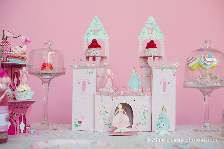 festibar, site internet, achat decoration anniversaire, sweet table, site internet, idée, candy bar, cake pops, cupcakes, etiquettes personnalisables champagne, anniversaire fille, thème princesse, paris, photo, aline deguy, rose