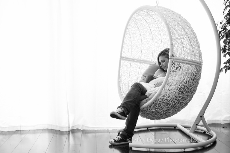 photo allaitement, aline deguy, maternité, relation mère-bébé, noir et blanc, femme, naissance, intimité, paris, studio