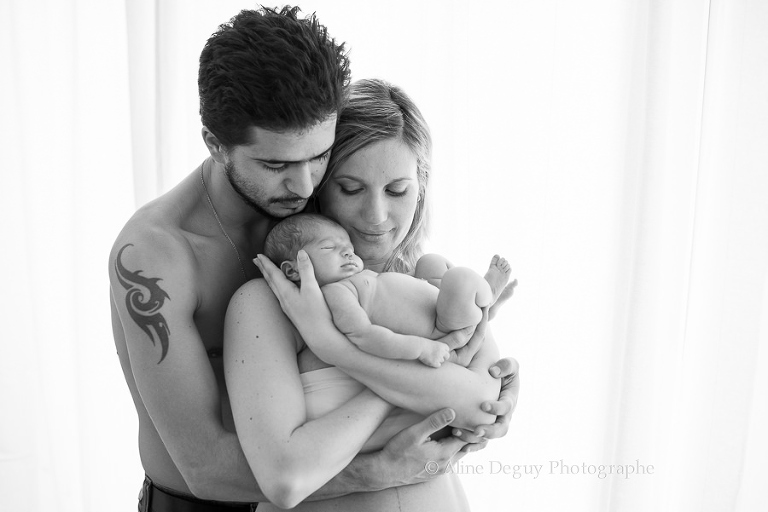 photo allaitement, aline deguy, maternité, relation mère-bébé, noir et blanc, femme, naissance, intimité, paris, studio