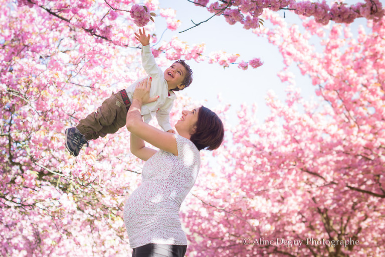 shooting, femme enceinte, pregnancy, photographe, séance photo, aline deguy, sceaux, cerisiers en fleurs, grossesse, paris, 75, 77, 78, 91, 92, 93, 94, 95