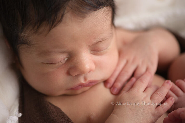 Photographe nouveau-né, puteaux, Rueil, Suresnes, Nanterre, Neuilly, Courbevoie, Asnières, Issy les moulineaux, Aline deguy, studio