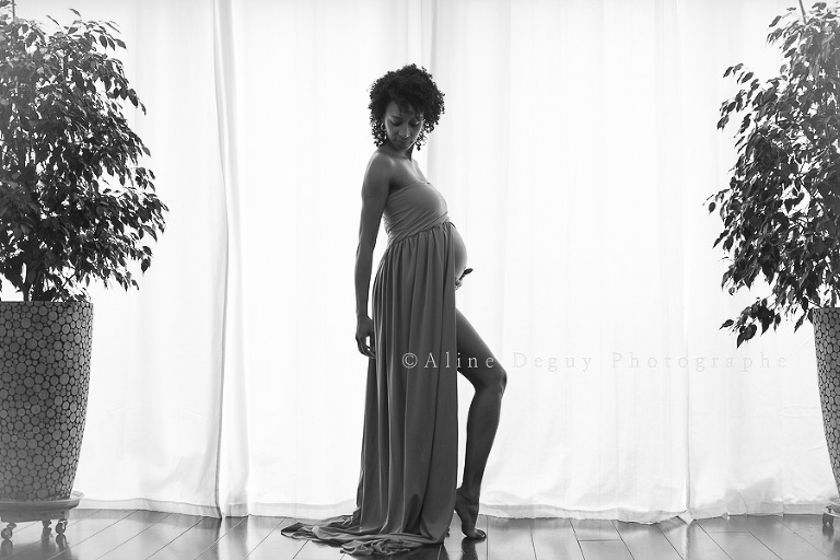 Photographe, grossesse, femme enceinte, studio, Paris, métisse, aline deguy, shooting, casting, book, Nanterre, Paris, Neuilly, Suresnes, Puteaux, Boulogne, Issy les moulineaux, Rueil, Chatou, Courbevoie, Asnières, La garenne colombes, Sceaux