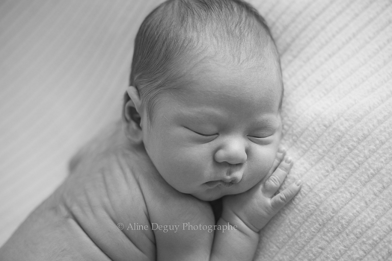 formation, photographe, bébé, studio, lumière naturelle, nouveau-né, newborn poing, France, Aline Deguy, Paris, 92, Hauts de Seine, Région Parisienne