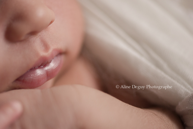 formation, photographe, bébé, studio, lumière naturelle, nouveau-né, newborn poing, France, Aline Deguy, Paris, 92, Hauts de Seine, Région Parisienne
