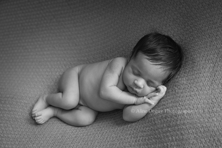 formation, photographe, bébé, studio, lumière naturelle, nouveau-né, newborn poing, France, Aline Deguy, Paris, 92, Hauts de Seine, Région Parisienne