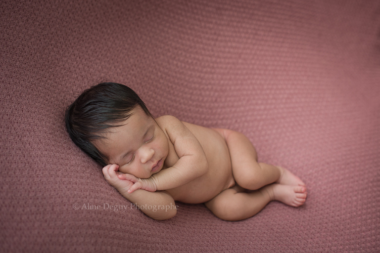 formation, photographe, bébé, studio, lumière naturelle, nouveau-né, newborn poing, France, Aline Deguy, Paris, 92, Hauts de Seine, Région Parisienne