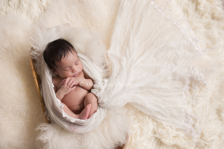 formation, photographe, bébé, studio, lumière naturelle, nouveau-né, newborn poing, France, Aline Deguy, Paris, 92, Hauts de Seine, Région Parisienne