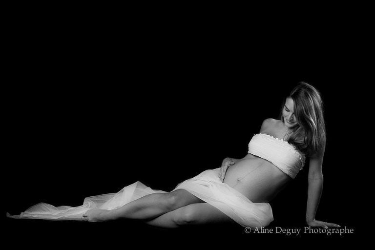 Photographe, Aline Deguy, femme enceinte, grossesse, noir et blanc
