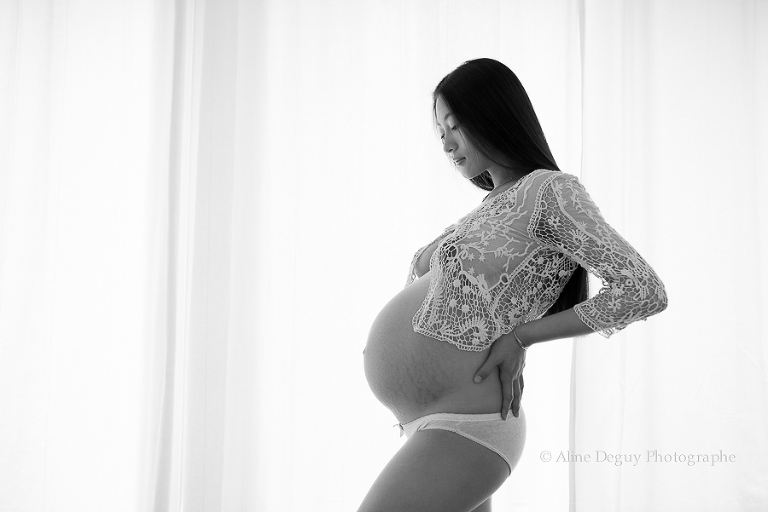 photographe spécialiste femme enceinte, grossesse, studio, Aline Deguy, Paris, région parisienne,75, 92, 91, 93, 94, 95, 77, 78, 60