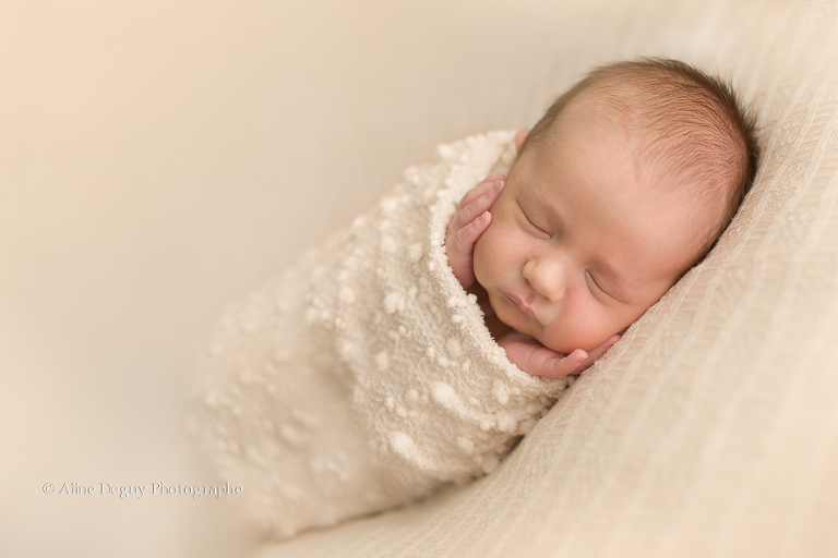 photographe, bébé, newborn posing, France, Paris, nanterre, Puteaux, Rueil, Suresnes, Aline Deguy