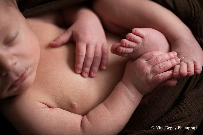 92, Aline Deguy, Amien, Angers, bébé, Bordeaux, Brest, Bretagne, Caen, Dijon, Formation, France, french, Grenoble, hauts de seine, Le Mans, Lille, Limoges, lumière naturelle, Lunel, Lyon, Marseille, Montpellier, Nancy, Nantes, Nevers, Newborn Posing, Nimes, nouveau né, Orléans, Paris, photographe, photographie, Poitiers, région parisienne, Reims, Rennes, Strasbourg, studio, technique, Toulouse, Valence