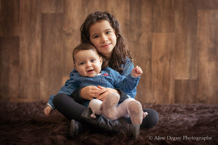 photographe, Aline Deguy, enfant, studio, paris, région parisienne, 75, 77, 78, 91, 92, 93, 94, 95, portrait, site internet, Nanterre, Boulogne, Rueil, Suresnes, Puteaux , famille, bébé