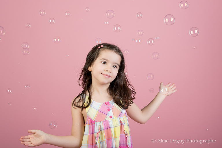 photographe, Aline Deguy, enfant, studio, paris, région parisienne, 75, 77, 78, 91, 92, 93, 94, 95, portrait, site internet, Nanterre, Boulogne, Rueil, Suresnes, Puteaux , famille, bébé