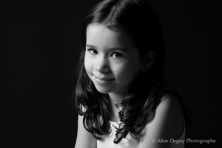 photographe, Aline Deguy, enfant, studio, paris, région parisienne, 75, 77, 78, 91, 92, 93, 94, 95, portrait, site internet, Nanterre, Boulogne, Rueil, Suresnes, Puteaux , famille, bébé