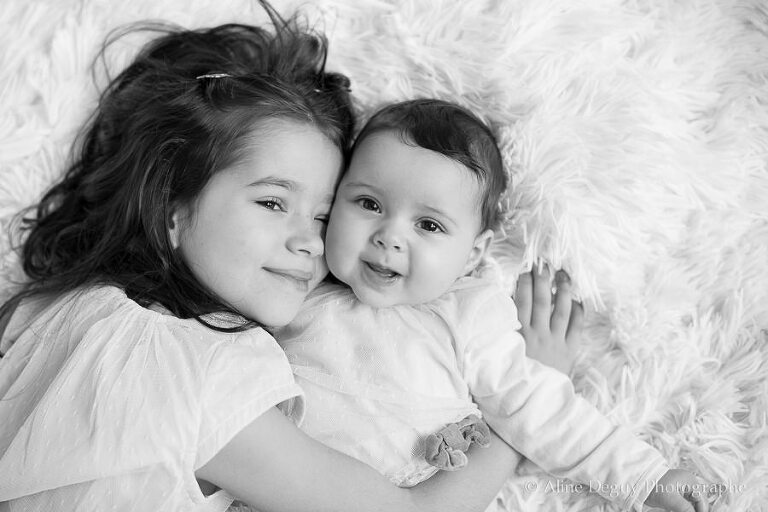 photographe, Aline Deguy, enfant, studio, paris, région parisienne, 75, 77, 78, 91, 92, 93, 94, 95, portrait, site internet, Nanterre, Boulogne, Rueil, Suresnes, Puteaux , famille, bébé