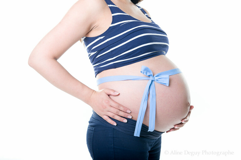 photographe, bébé, noeud, ventre, enceinte, bleu, garçon, Aline Deguy, Paris