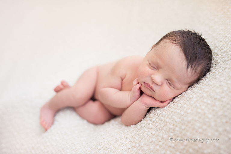 Photographe, nouveau-né, Aline Deguy, Paris, bébé, studio, 75, Hauts de Seine, 92, Neuilly, Nanterre, Suresnes, Boulogne, Puteaux, Suresnes, Chatou, Rueil