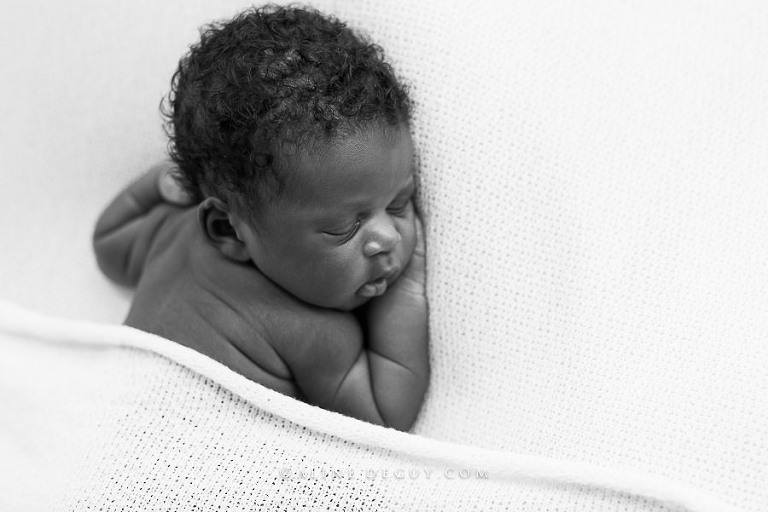 Photographe Nouveau Ne Paris Et Region Parisienne Jamal Aline Deguy Photographe Femme Enceinte Nouveau Ne Et Bebe Et Suivi Des Familles Studio