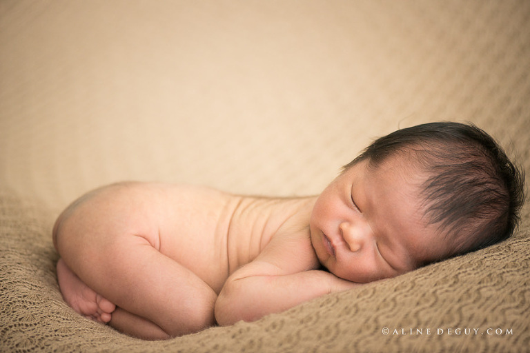 Photographe nouveau-né Neuilly, bébé, Suresnes, Nanterre, Rueil, Puteaux, Issi les Moulineaux