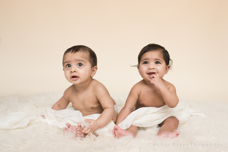 Photo jumeaux, bébé, studio, photographe Aline Deguy