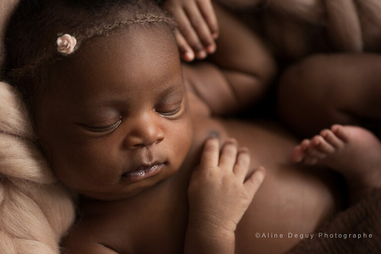photographe bébé paris, Aline Deguy, Séance photo, nouveau-né, bébé métisse, bébé africain, bébé antillais