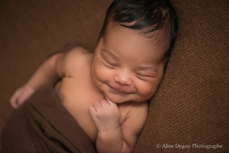 bebe-sourire-sommeil