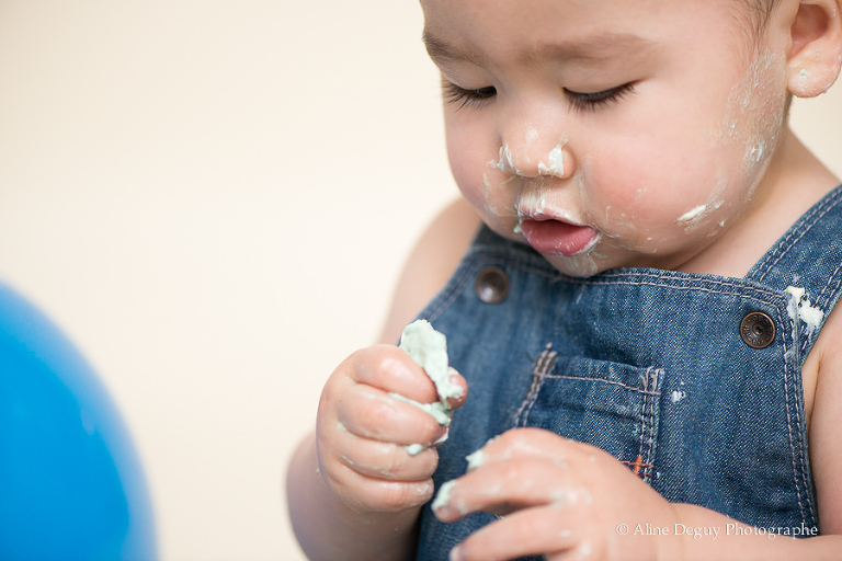 Photographe bébé anniversaire, smash the cake