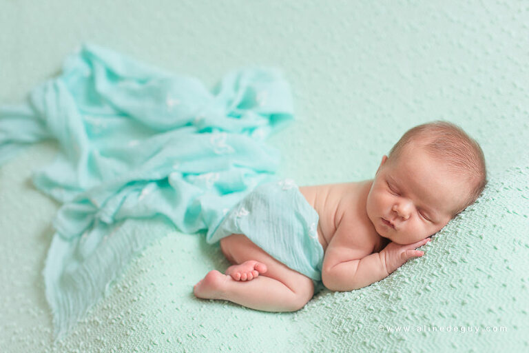 Photo bébé endormi, Photographe bébé paris, Photographe nouveau-né à domicile paris