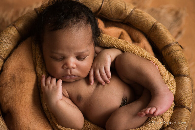 Photographe naissance, photo de bébé endormi