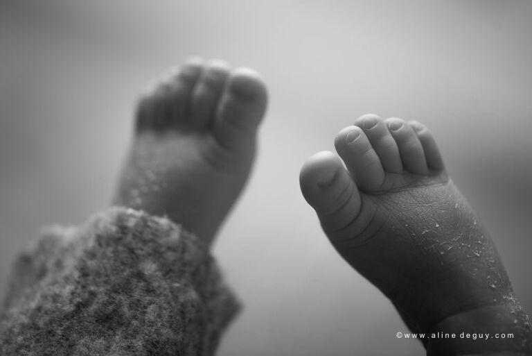 Photographe bebe paris, newborn posing, Aline Deguy, Photographe bebe, bébé métisse, photo bébé endormi, studio photo paris