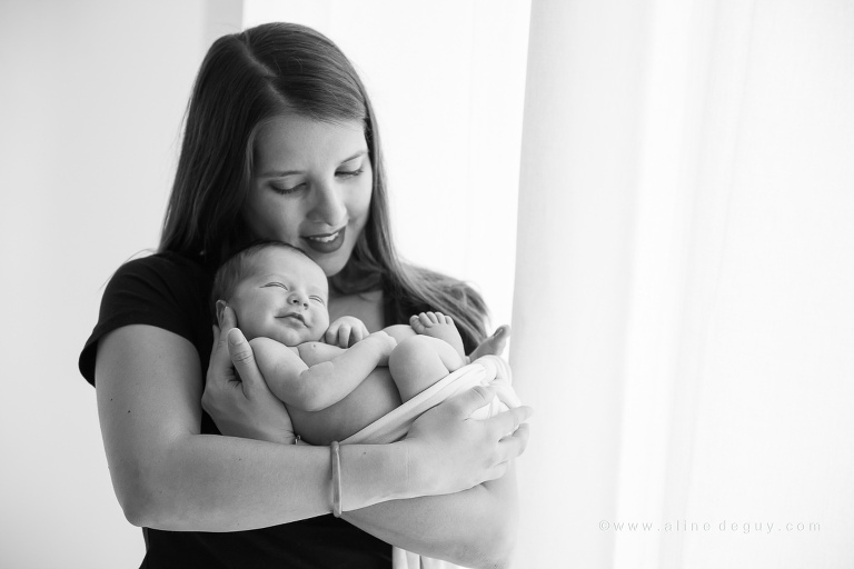 Photographe famille paris, photo de famille en noir et blanc, studio photo famille 92