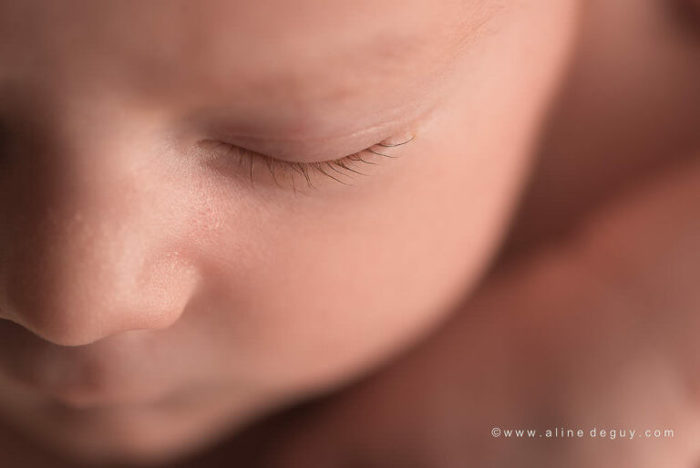 Photographe bébé endormi paris
