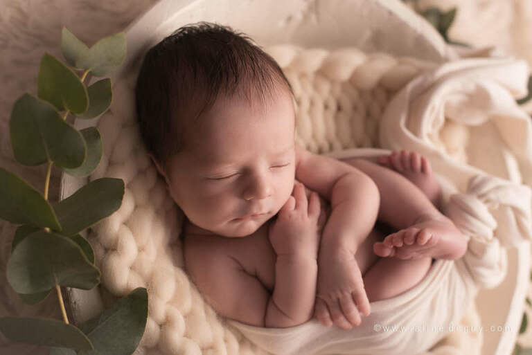 Photographe de bébé endormi Paris, Aline Deguy, Photographe studio 92